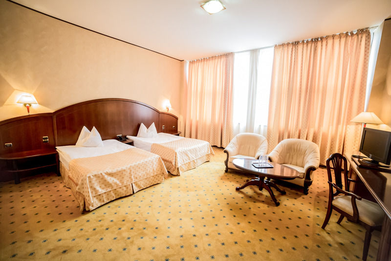 Hotel Imperial Inn Тиргу-Муреш Екстер'єр фото