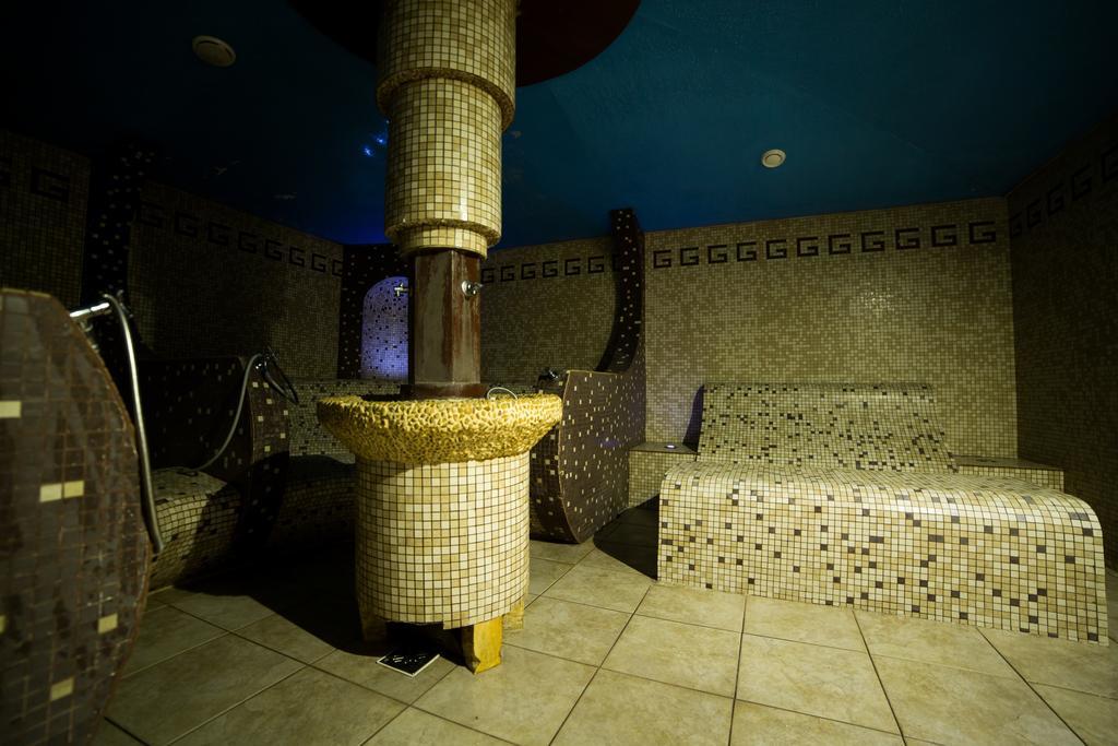 Hotel Imperial Inn Тиргу-Муреш Екстер'єр фото