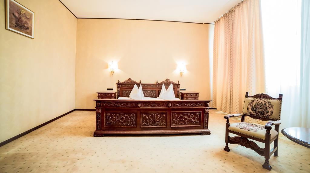 Hotel Imperial Inn Тиргу-Муреш Екстер'єр фото