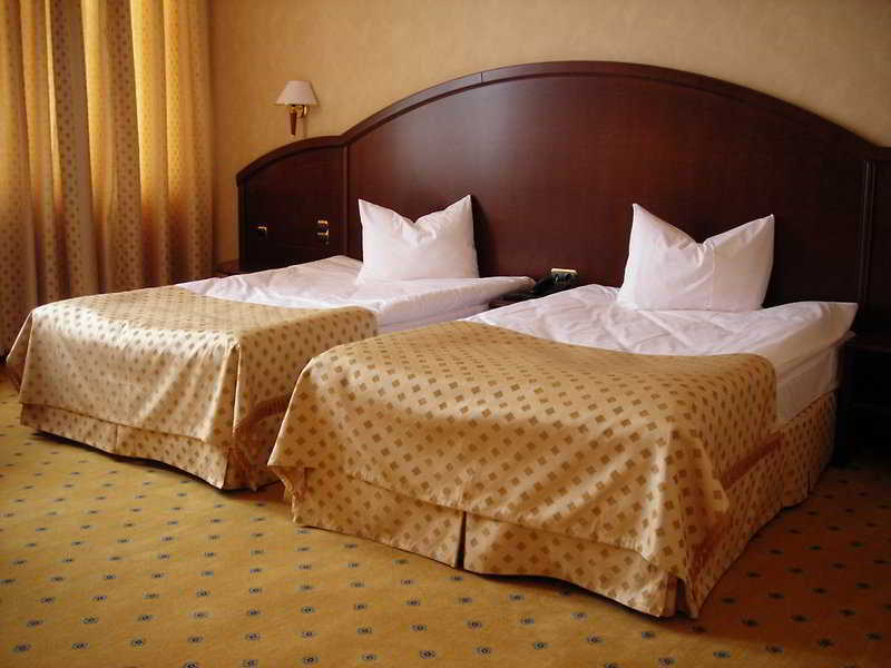 Hotel Imperial Inn Тиргу-Муреш Екстер'єр фото